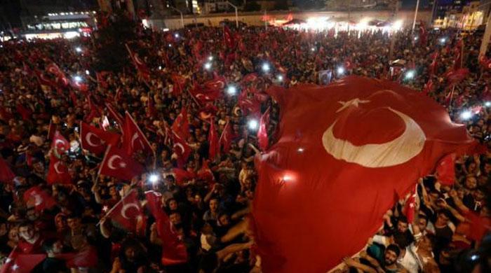 Turkey rounds up 6,000 suspects after failed coup against Erdogan