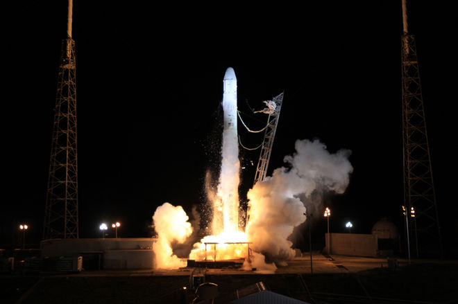 SpaceX Dragon Launches 1st Private Space Station Cargo Mission