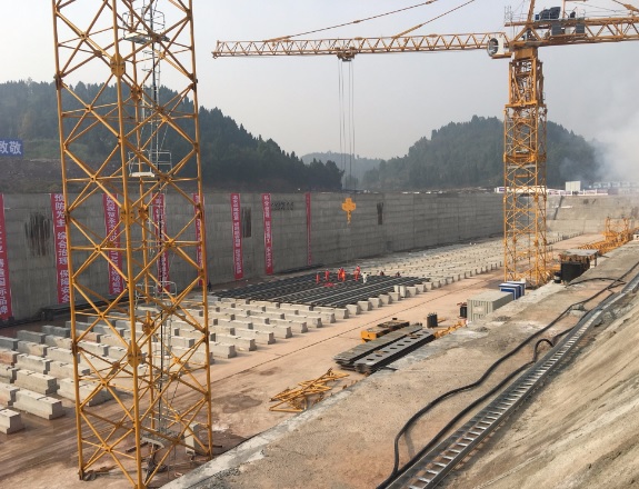 The keel of #NewTitanic, a 1:1 remake of the original, is being laid in Sichuan, photo taken from @New_Titanic