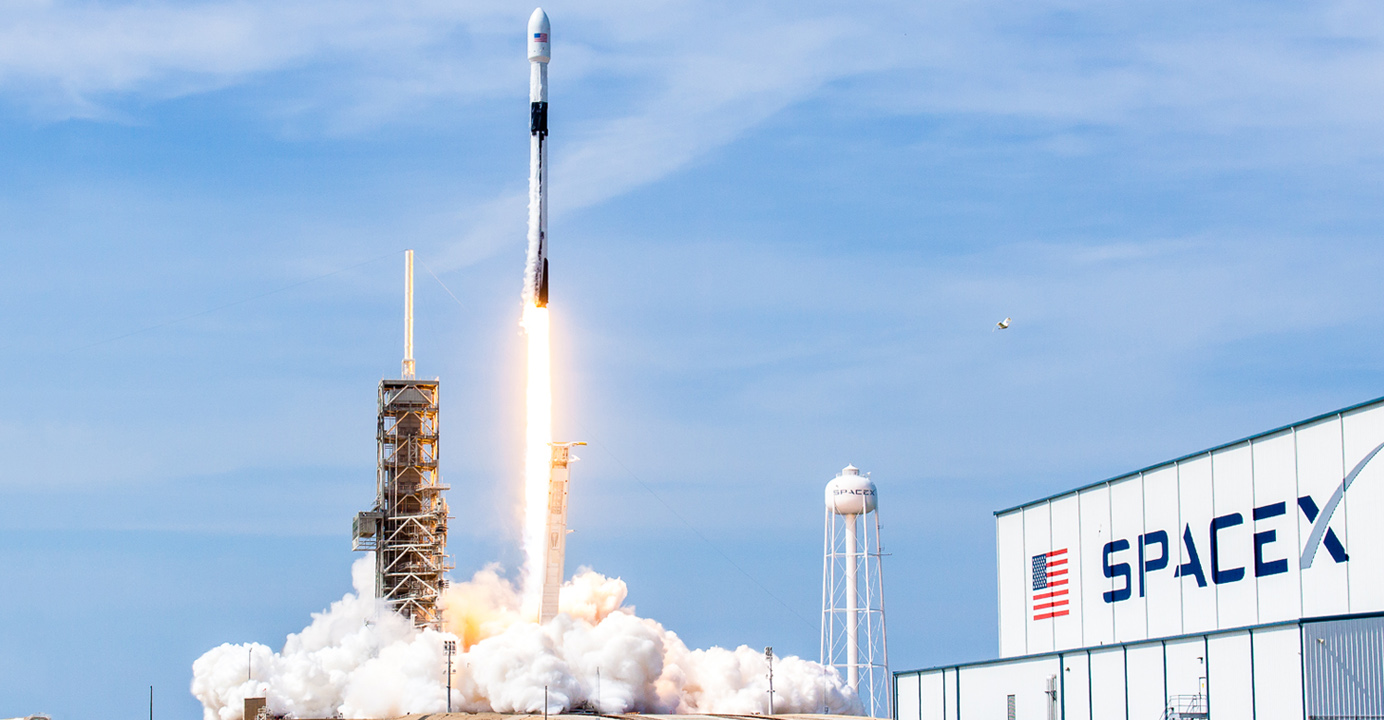 The first was launched. Илон Маск ракеты SPACEX. Илон Маск ракета. Запуск Falcon 9. Запуск ракеты Россия.