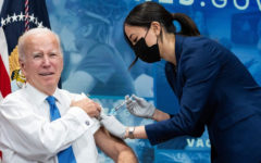 Biden gets an updated Covid-19 vaccine