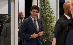 Trudeau in Florida to meet Trump as tariff threats loom