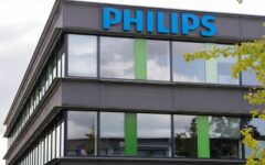 Philips sold its Xiver computer chip subsidiary, the Telegraaf newspaper reported