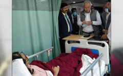 CHT Affairs adviser visits injured students at hospital