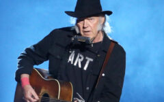 Neil Young dumps Glastonbury alleging ‘BBC control’