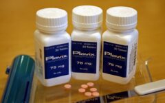 US state Hawaii accepted a $700 million settlement in its case against Bristol-Myers Squibb (BMS) and Sanofi