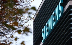 Siemens sticks to forecast despite uncertainty