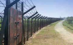 BSF pushes 70 people into Bangladesh
