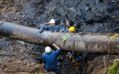 Ecuador reopens one of two shuttered pipelines