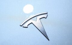 Eyeing robotaxis, Tesla hiring New York test car operator