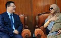 Chinese envoy meets health adviser
