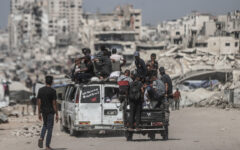 As Trump discusses a post-war plan, Israel increases pressure on Gaza City