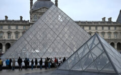 Louvre reopens for first time after jewel heist
