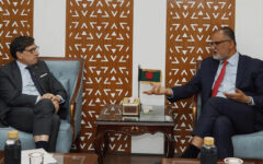 French Ambassador meets Commerce Adviser