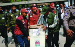 Police to wear hidden cameras during polls: EC